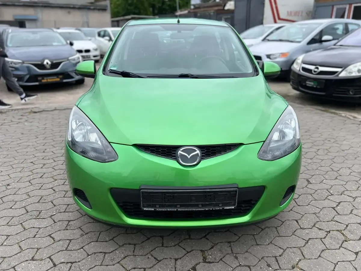 Gebraucht Mazda 2 75 PS (55 kW) 2009 Grün Kleinwagen
