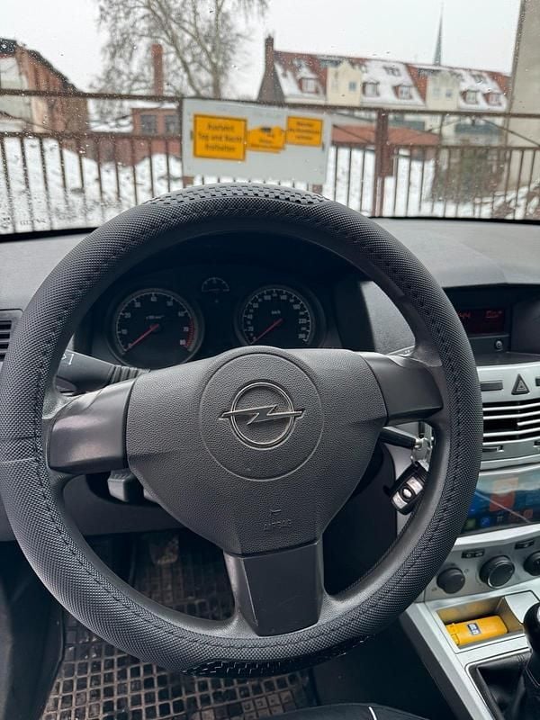 Gebraucht Opel Astra 90 PS (66 kW) 2009 Grün Limousine