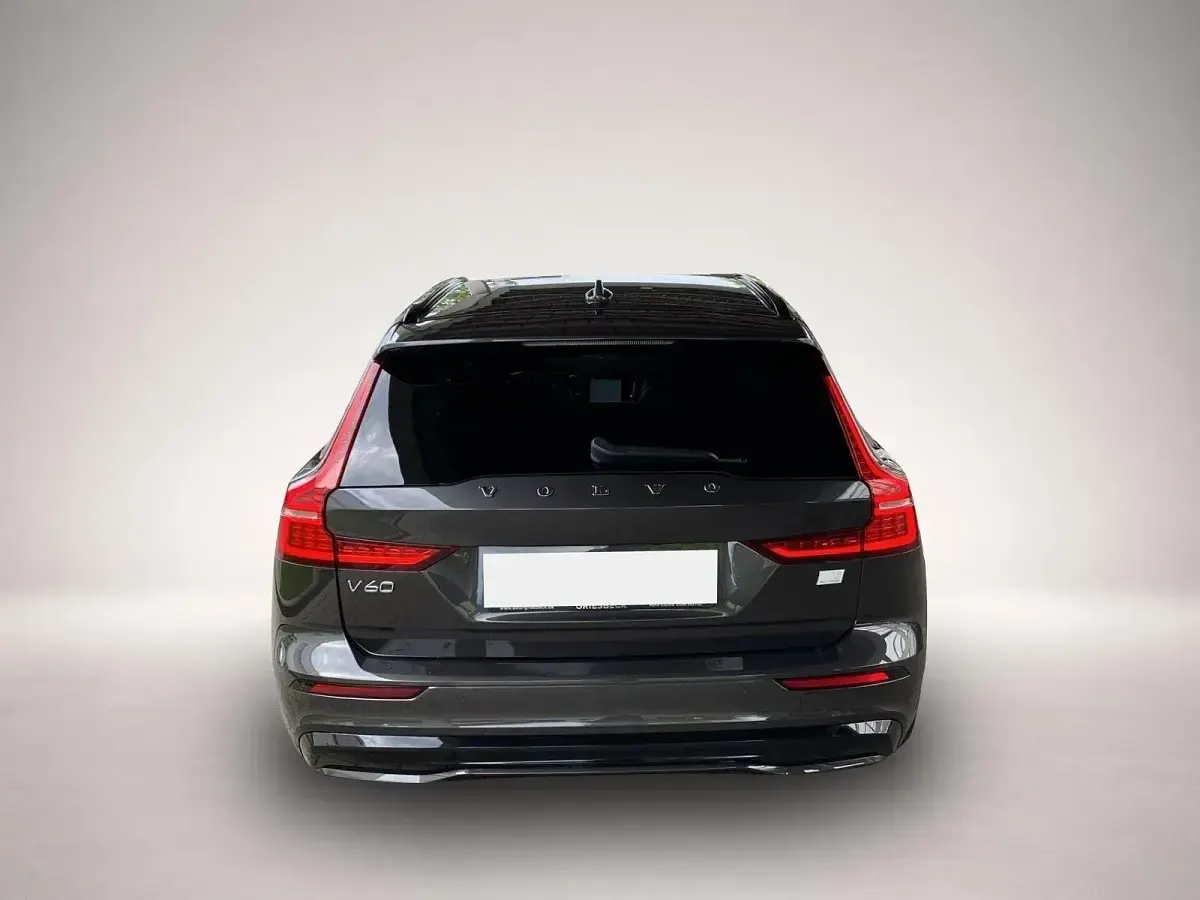 Gebraucht Volvo V60 Plus 455 PS (334 kW) 2023 Manufacturer Kombi