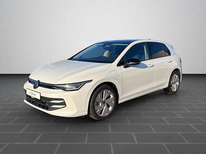 Pure white Gebraucht 2025 VW Golf VIII Limousine | 34.890 € (Teuer) - Bild 1/4