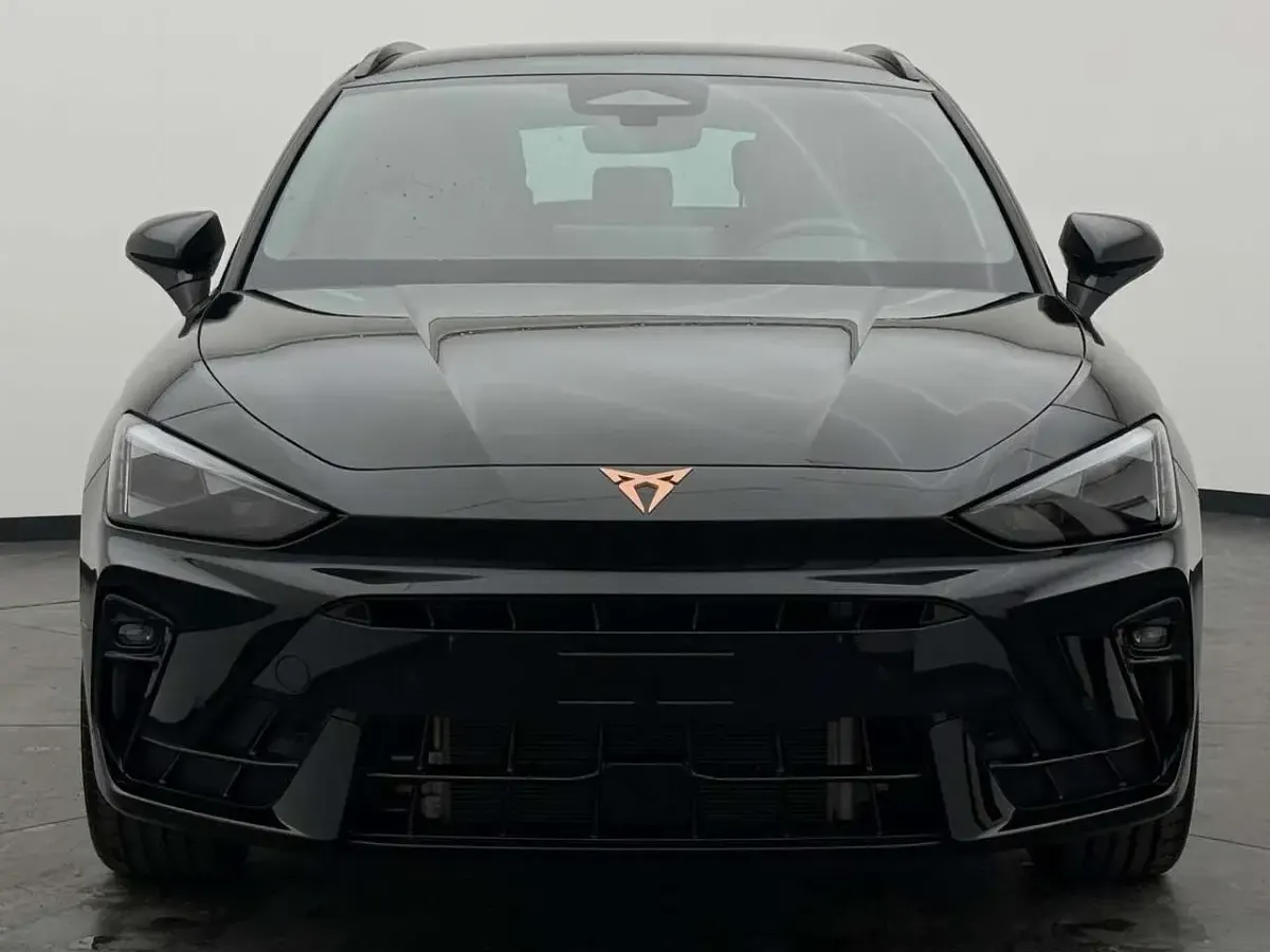 Neu Cupra Leon 204 PS (150 kW) 2025 Schwarz Limousine
