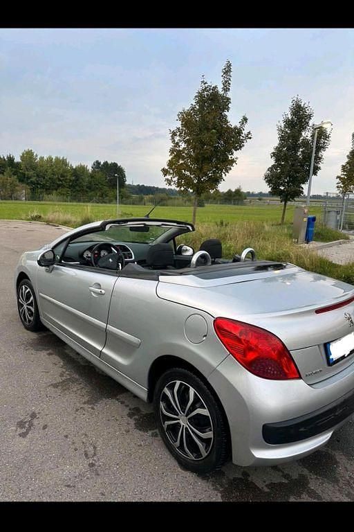Gebraucht Peugeot 207 CC 120 PS (88 kW) 2008 Grau Cabrio