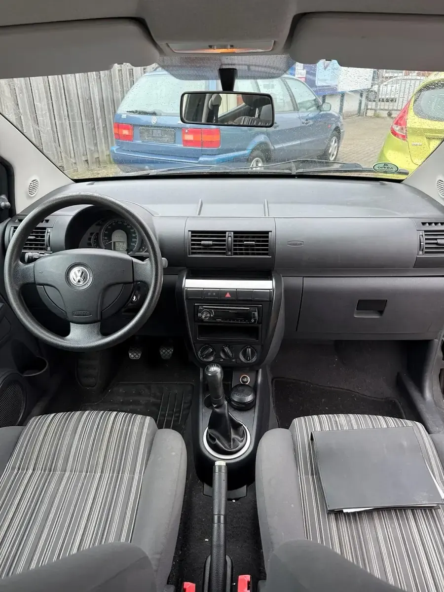 Usado VW Fox 55 CV (40 kW) 2009 Gris Utilitario