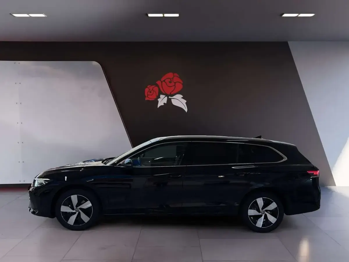 Gebraucht VW Passat Business 150 PS (110 kW) 2026 Schwarz Limousine