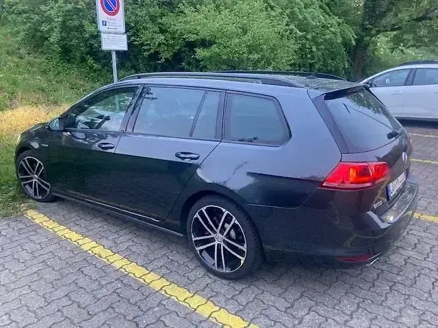 Gebraucht VW Golf VII GTD 184 PS (135 kW) 2016 Carbon steel grey metallic Kombi