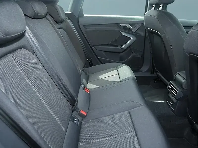 Gebraucht Audi A3 Sportback 116 PS (85 kW) 2025 Schwarz Kleinwagen