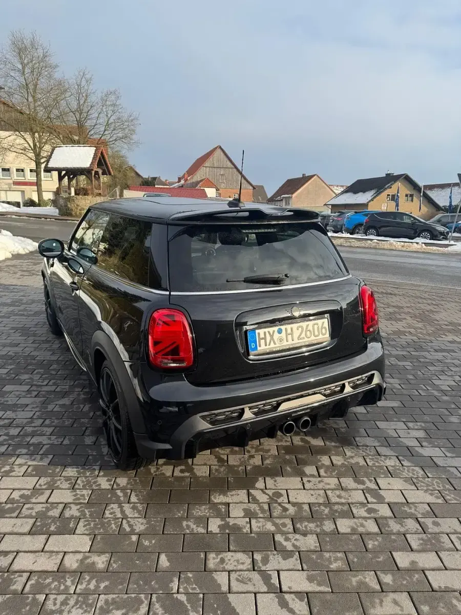 Gebraucht Mini Cooper S 192 PS (141 kW) 2023 Schwarz Kleinwagen