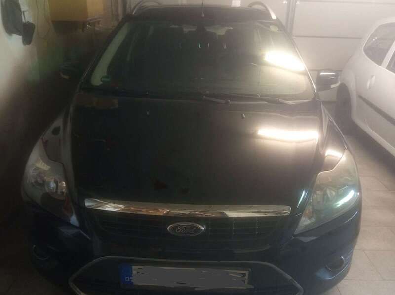 Schwarz Gebraucht 2009 Ford Focus Style Kombi | 2.000 € (Fairer Preis) - Bild 1/4