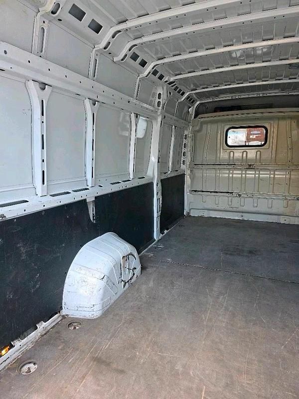 Gebraucht Peugeot Boxer 180 PS (132 kW) 2011 Weiß Van