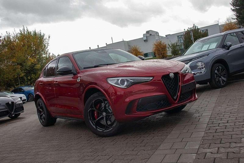 Rot Gebraucht 2022 Alfa Romeo Stelvio Quadrifoglio SUV | 67.590 € - Bild 1/4