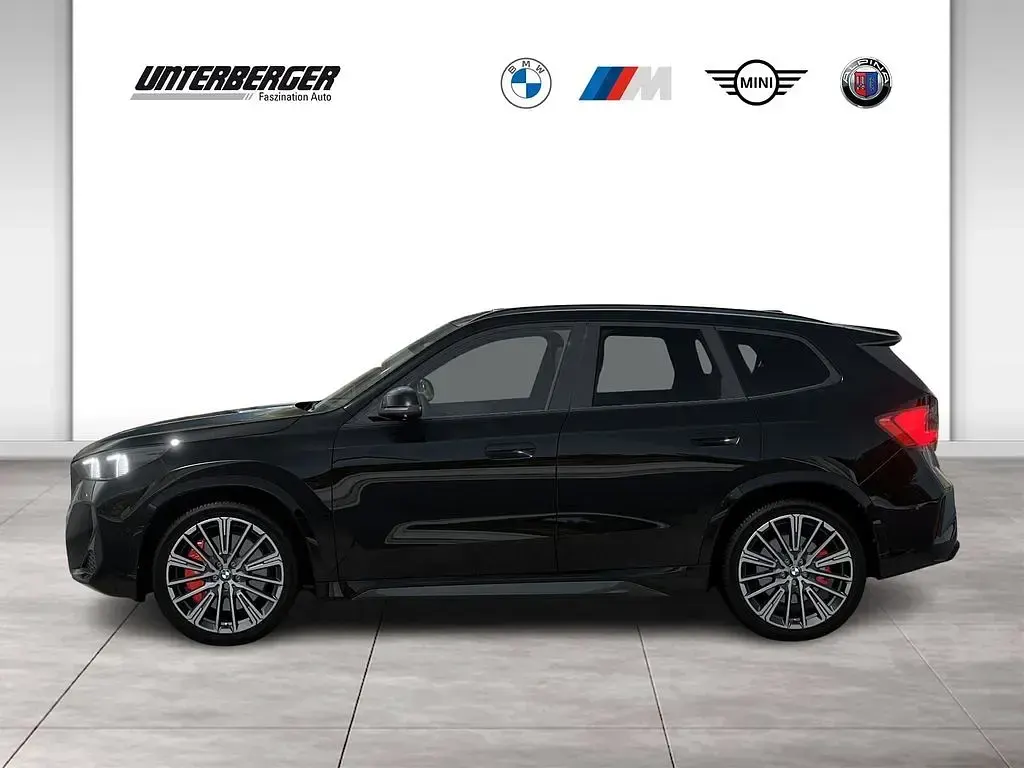Neu BMW iX1 Performance 230 kW (313 PS) 2026 Schwarz SUV