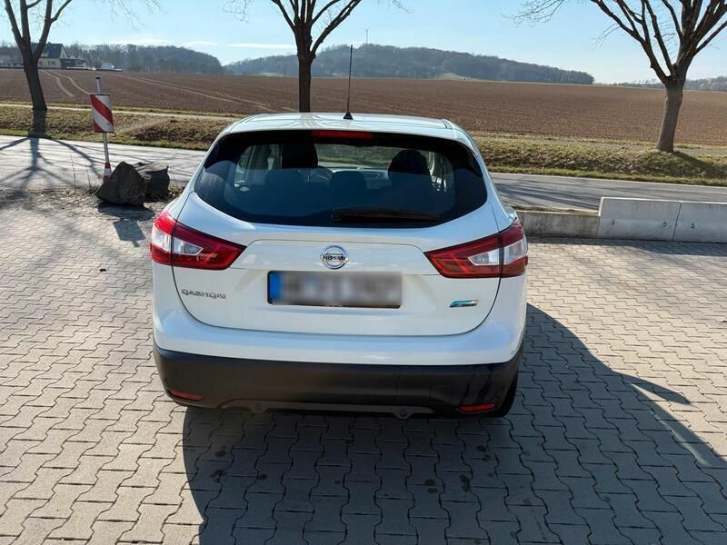 Weiß Gebraucht 2013 Nissan Qashqai SUV | 9.999 € (Teuer) - Bild 1/4