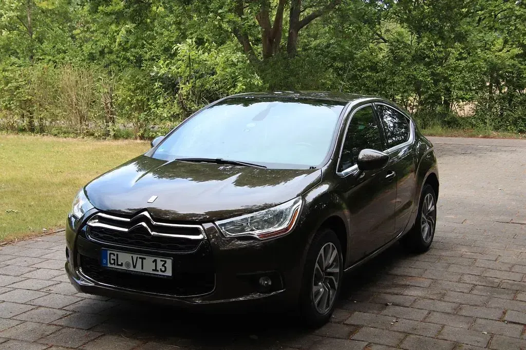 Gebraucht Citroën DS4 So Chic 114 PS (83 kW) 2013 Grün Kleinwagen