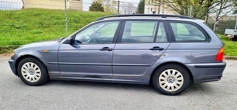 Gebraucht BMW 318 143 PS (105 kW) 2003 Grau Kombi