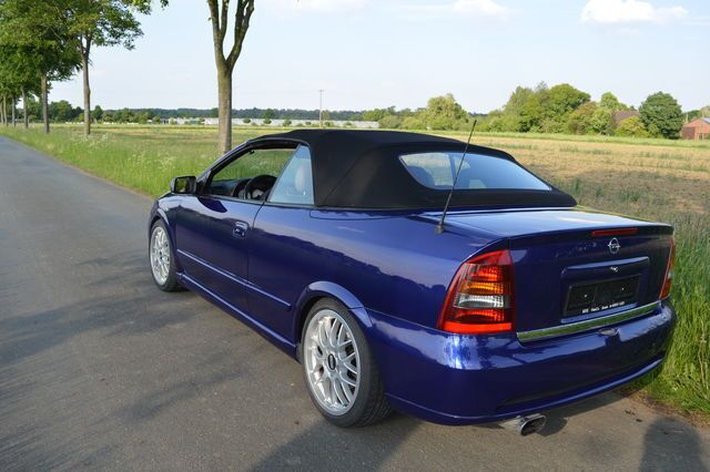 Gebraucht Opel Astra Cabriolet Edition 147 PS (108 kW) 2002 Blau Cabrio