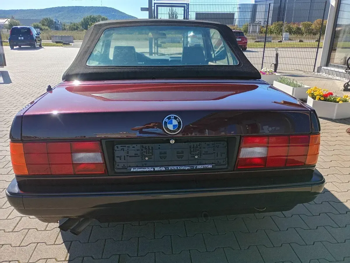 Gebraucht BMW 320 130 PS (95 kW) 1991 Violet Cabrio