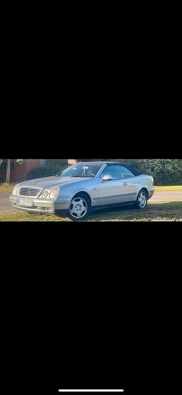 Silber Gebraucht 1999 Mercedes CLK200 Cabrio | 2.250 € (Fairer Preis) - Bild 1/4