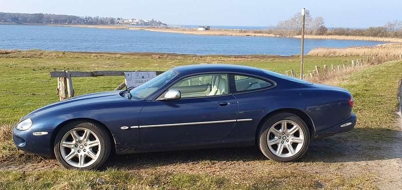 Blau Gebraucht 2001 Jaguar XK8 Coupé | 23.500 € (Fairer Preis) - Bild 1/4