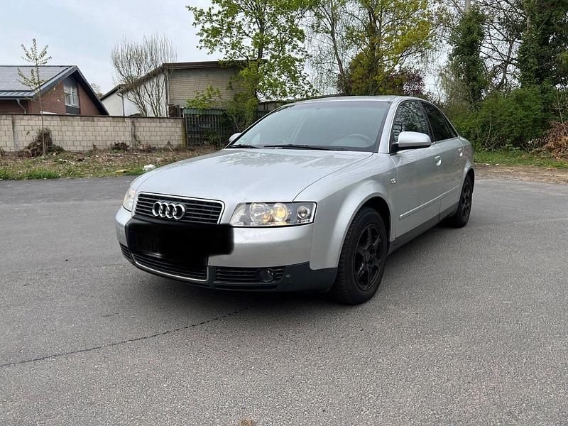 Second-hand Audi A4 131 CP (96 kW) 2001 Argintiu Berlinǎ
