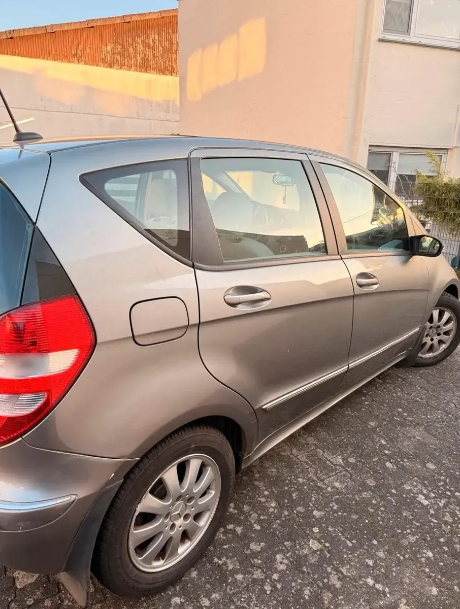 Gebraucht Mercedes A170 116 PS (85 kW) 2005 Silber Kleinwagen