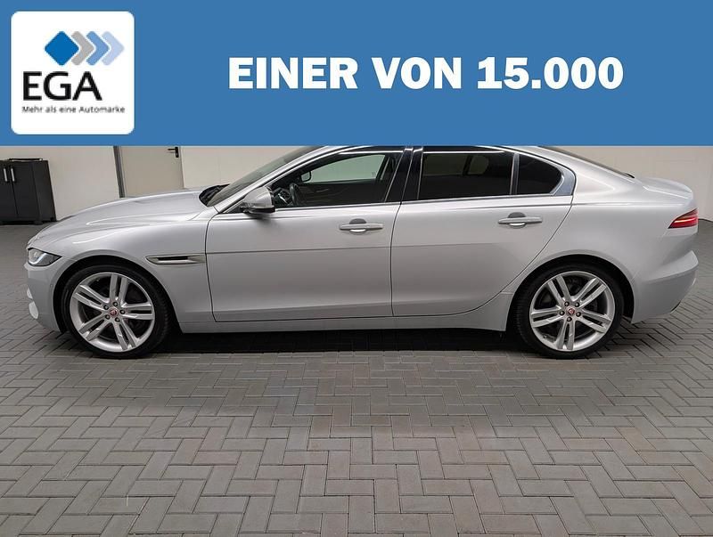 Metallic Gebraucht 2019 Jaguar XE SE Limousine | 27.750 € (Teuer) - Bild 1/1