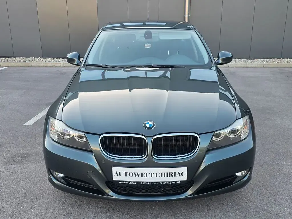 Gebraucht BMW 320 177 PS (130 kW) 2009 Grün Kombi