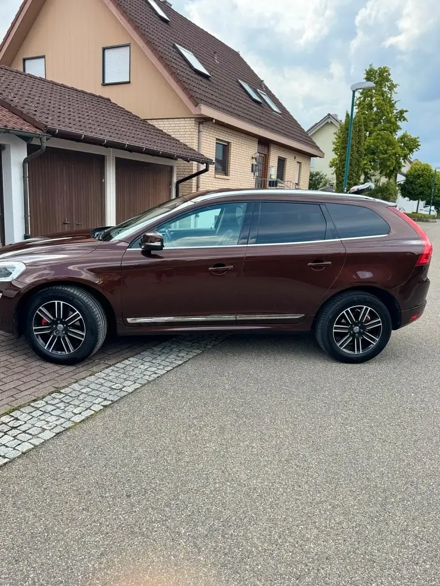 Gebraucht Volvo XC60 Summum 194 PS (142 kW) 2016 Braun SUV