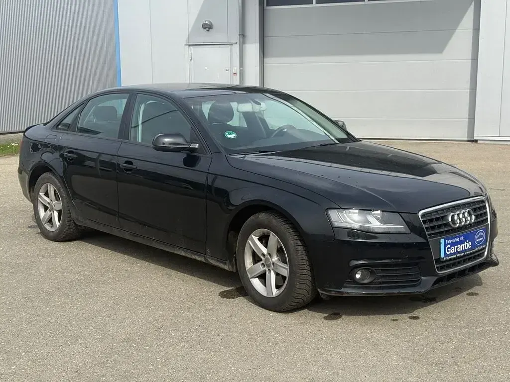 Gebraucht Audi A4 Attraction 120 PS (88 kW) 2010 Schwarz Limousine