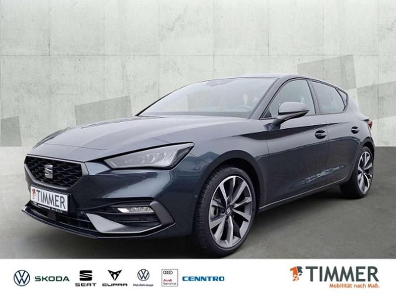 Grau (grau (magnetic grau metallic)) Gebraucht 2025 Seat Leon FR Limousine | 32.970 € (Etwas zu teuer) - Bild 1/4