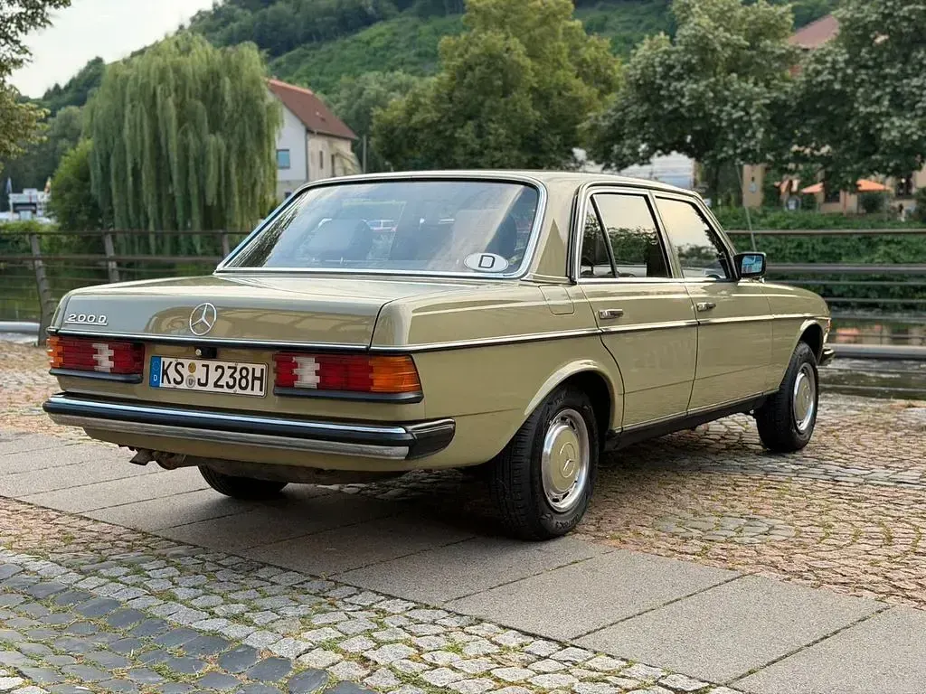 Gebraucht Mercedes 200 60 PS (44 kW) 1984 Limousine