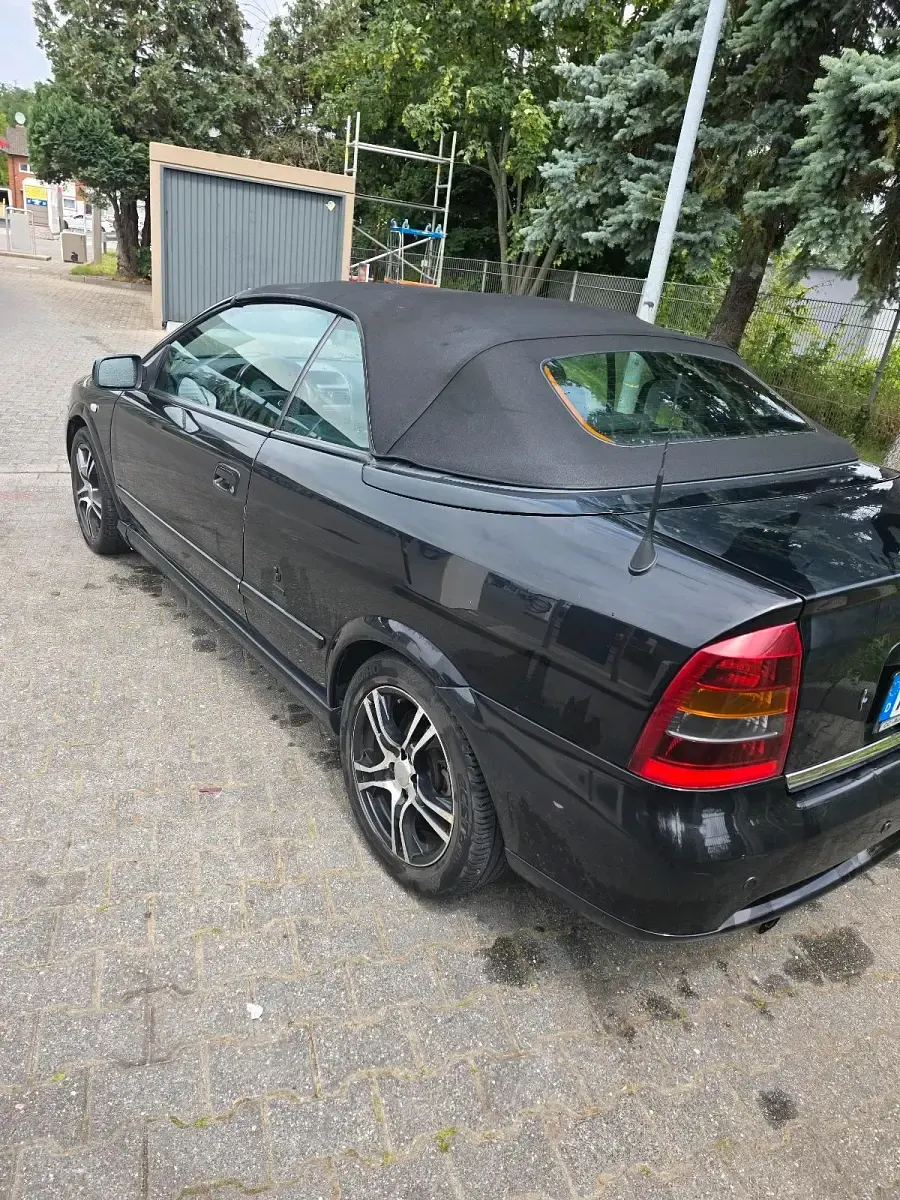 Gebraucht Opel Astra 103 PS (75 kW) 2001 Schwarz Cabrio