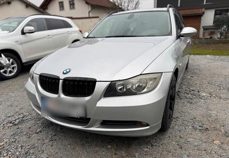 Gebraucht BMW 320 150 PS (110 kW) 2007 Grau Kombi