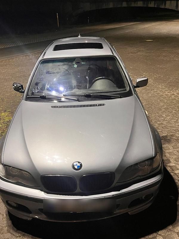 Gebraucht BMW 330 204 PS (150 kW) 2005 Grau Kombi