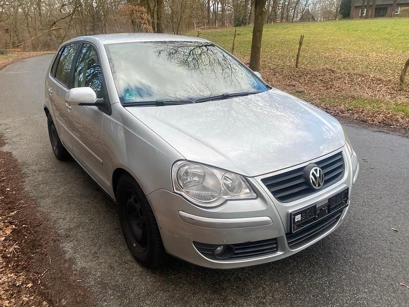 Gebraucht VW Polo 70 PS (51 kW) 2006 Silber Kleinwagen