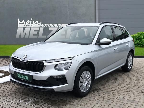 Silber (brilliantsilber metallic) Neu 2025 Skoda Kamiq Essence SUV | 21.730 € (Guter Preis) - Bild 1/4