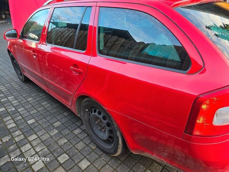 Gebraucht Skoda Octavia Sport 160 PS (117 kW) 2009 Rot Kombi