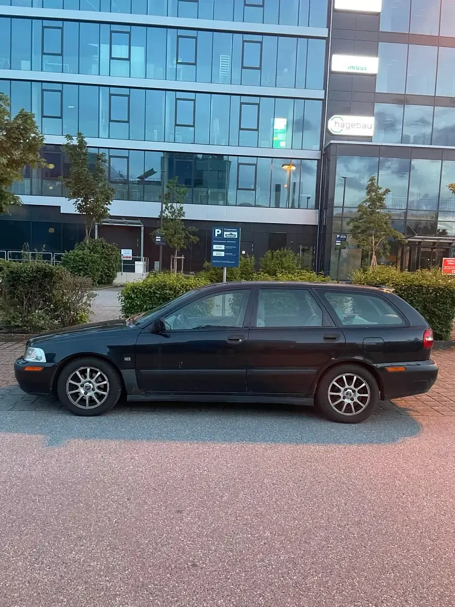 Gebraucht Volvo V40 2001 Schwarz Kombi