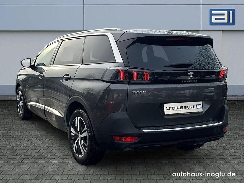 Gebraucht Peugeot 5008 Allure 131 PS (96 kW) 2024 Platiniumgrau SUV
