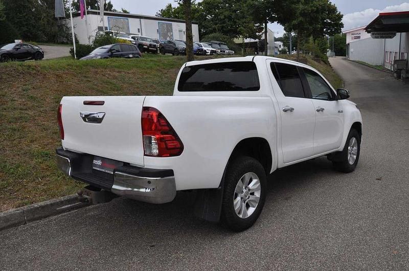 Gebraucht Toyota HiLux Comfort 150 PS (110 kW) 2018 Schneeweiß Abholung