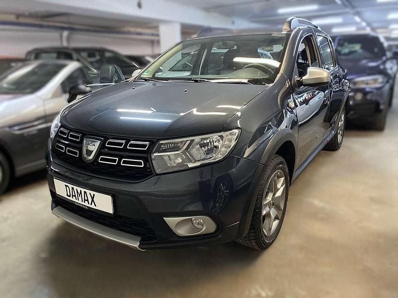 Grau "comete" Gebraucht 2019 Dacia Sandero Essentiel Kleinwagen | 8.990 € (Etwas zu teuer) - Bild 1/4