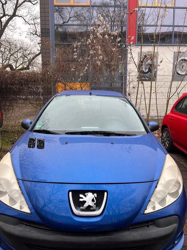 Blau Gebraucht 2011 Peugeot 206+ Kleinwagen | 1.500 € (Superpreis) - Bild 1/4