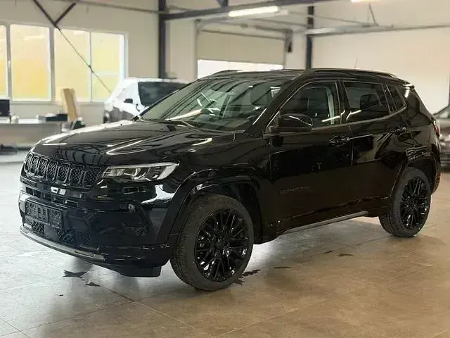 Occasion Jeep Compass Altitude 131 ch (96 kW) 2024 Noir SUV
