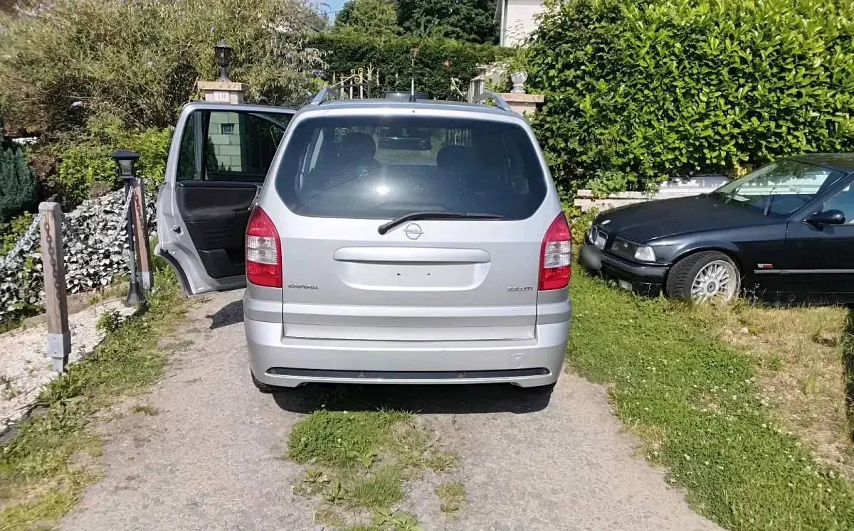Gebraucht Opel Zafira OPC 125 PS (91 kW) 2004 Silber Van / Kleinbus
