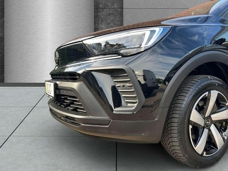 Gebraucht Opel Crossland Enjoy 131 PS (96 kW) 2024 Lackierung schwarz perla nera/ SUV