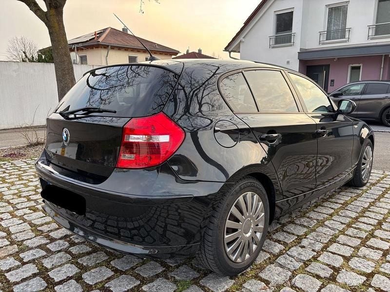 Gebraucht BMW 118 143 PS (105 kW) 2010 Schwarz Kleinwagen