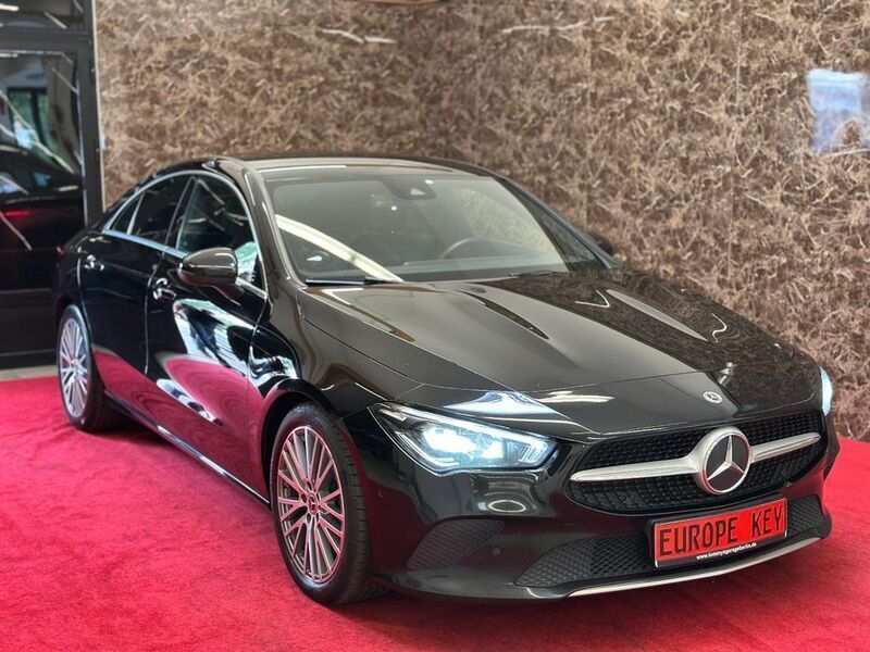 Schwarz Gebraucht 2022 Mercedes CLA200 Limousine | 21.990 € - Bild 1/4