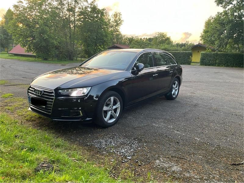 Schwarz Gebraucht 2016 Audi A4 Design Kombi | 16.000 € (Guter Preis) - Bild 1/4