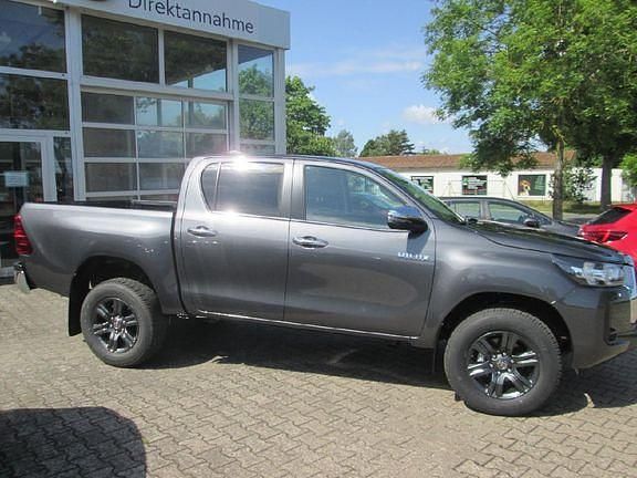 Gebraucht Toyota HiLux Connect Style 204 PS (150 kW) 2025 Marlingrau metallic Pickup