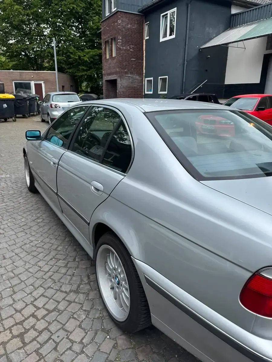 Second-hand BMW 520 150 CP (110 kW) 1999 Argintiu Berlinǎ
