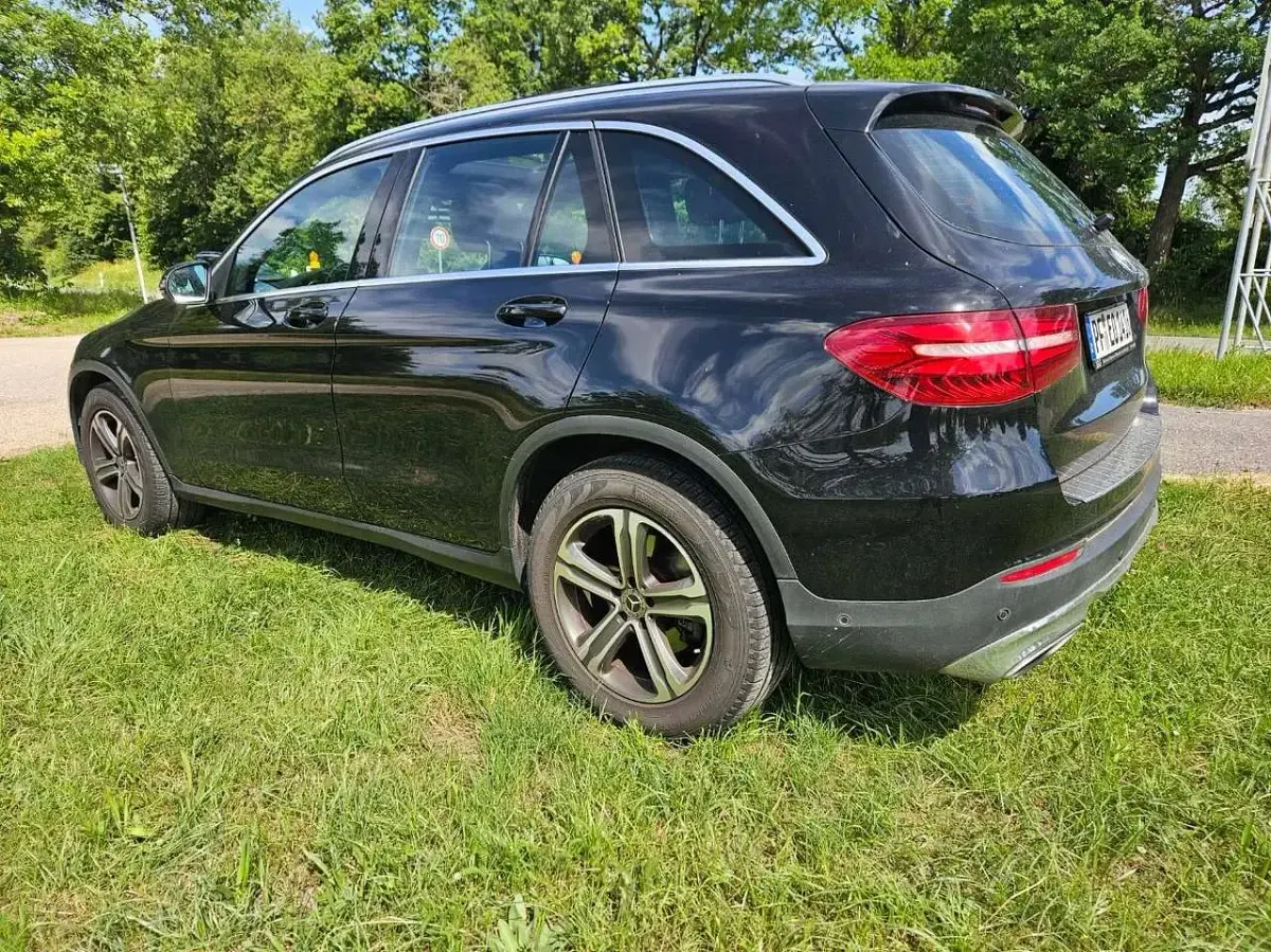 Gebraucht Mercedes GLC250 211 PS (155 kW) 2017 Schwarz SUV